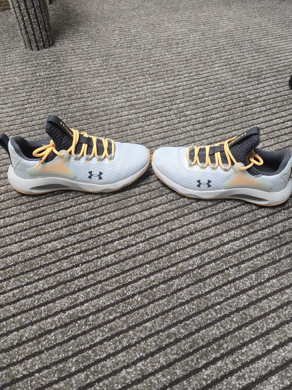 Womens Under Armour HOVR Rise Running Sneakers - Picture 3 of 6